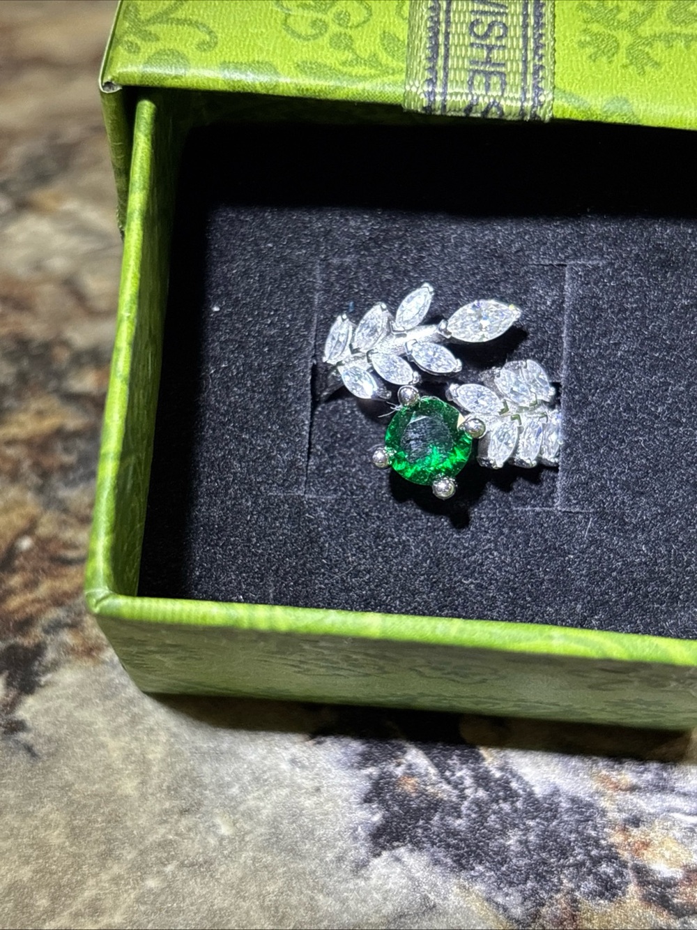925 Green stone leaf/marquis moissy cluster ring size 6 w/ Certificate
